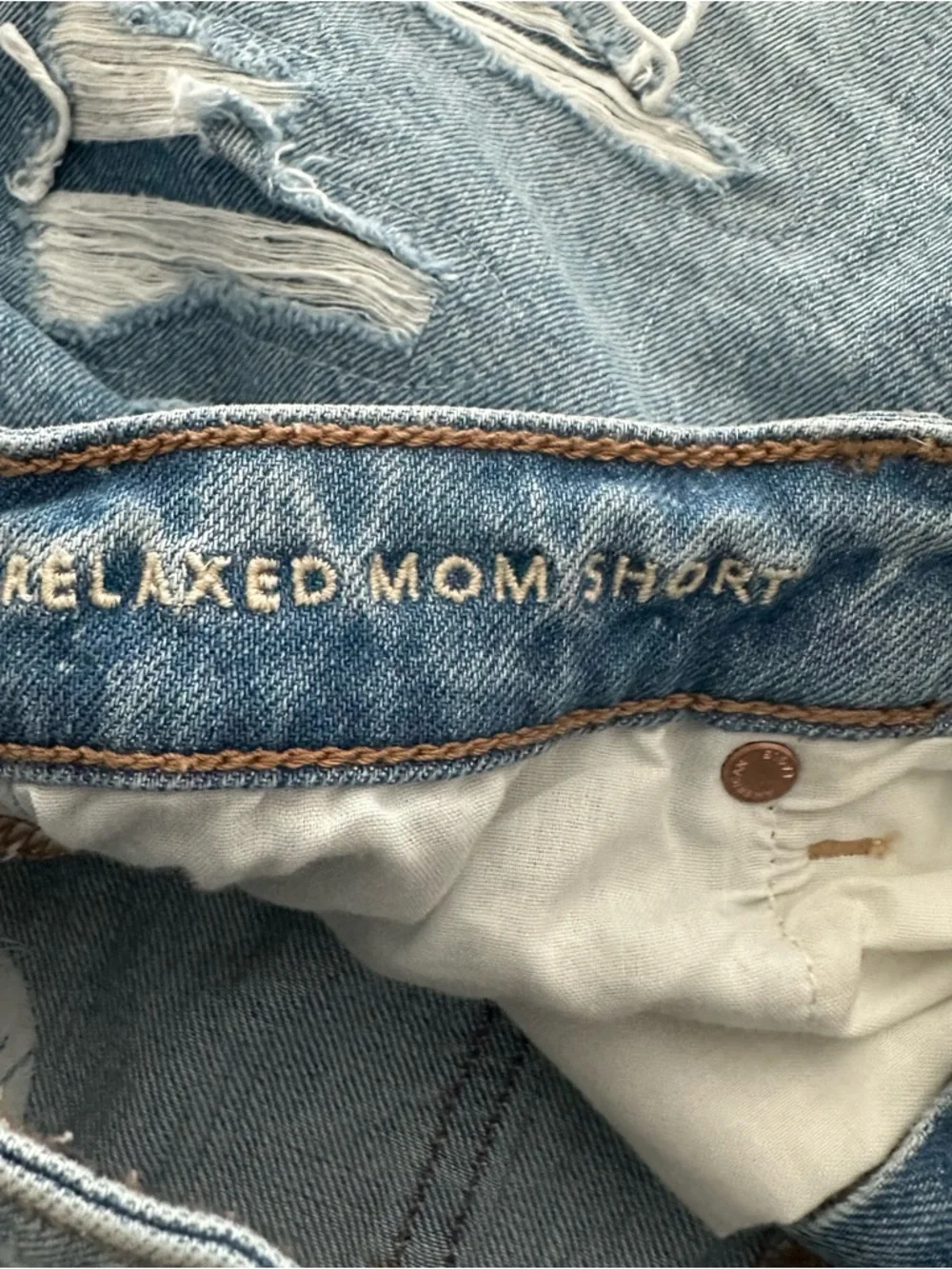 American Eagle Relaxed Mom Shorts Women's 4 Distressed Frayed Denim Long Blue